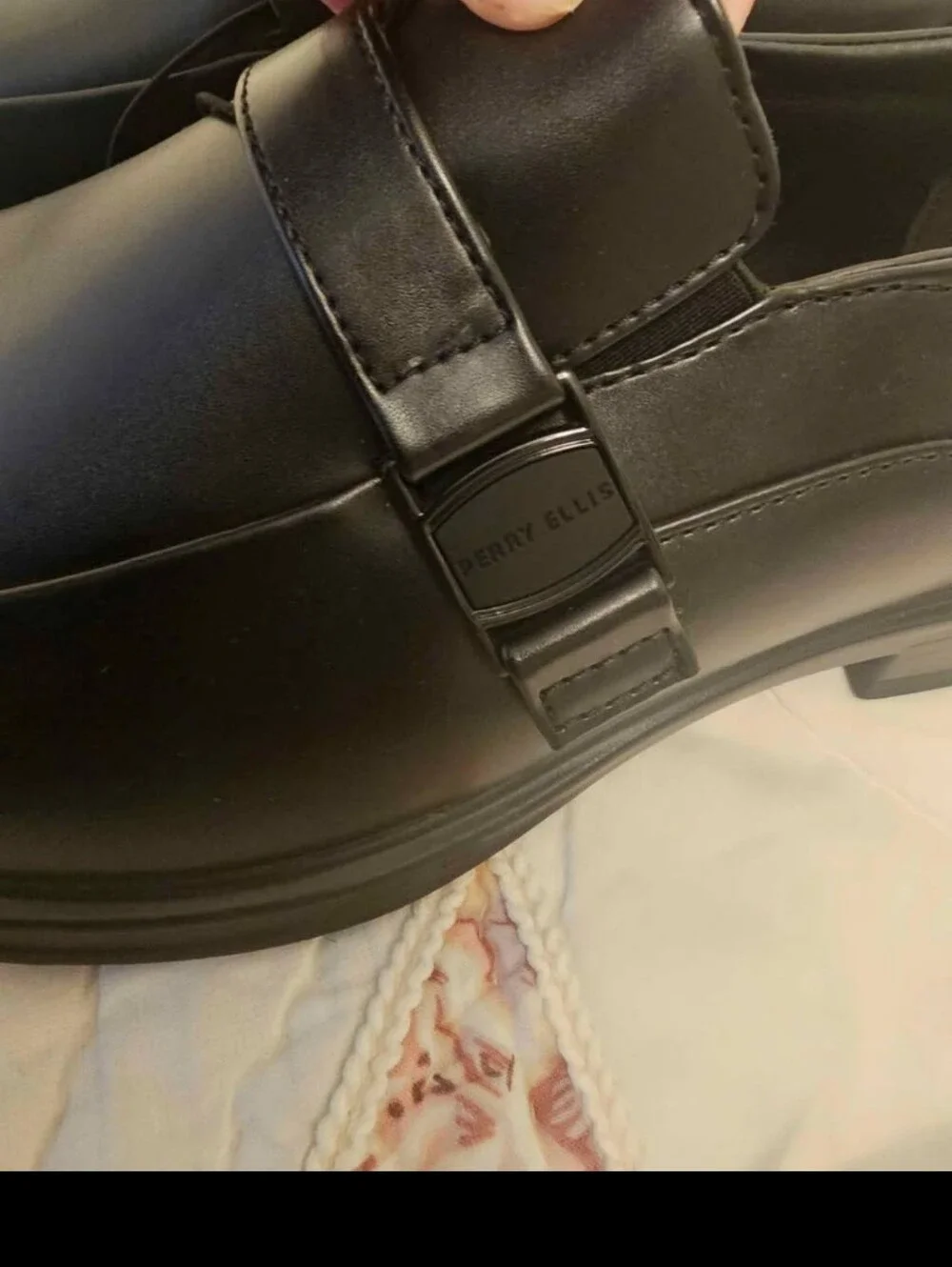 New mens size 11 Perry Ellis portfolio (ultrafoam)